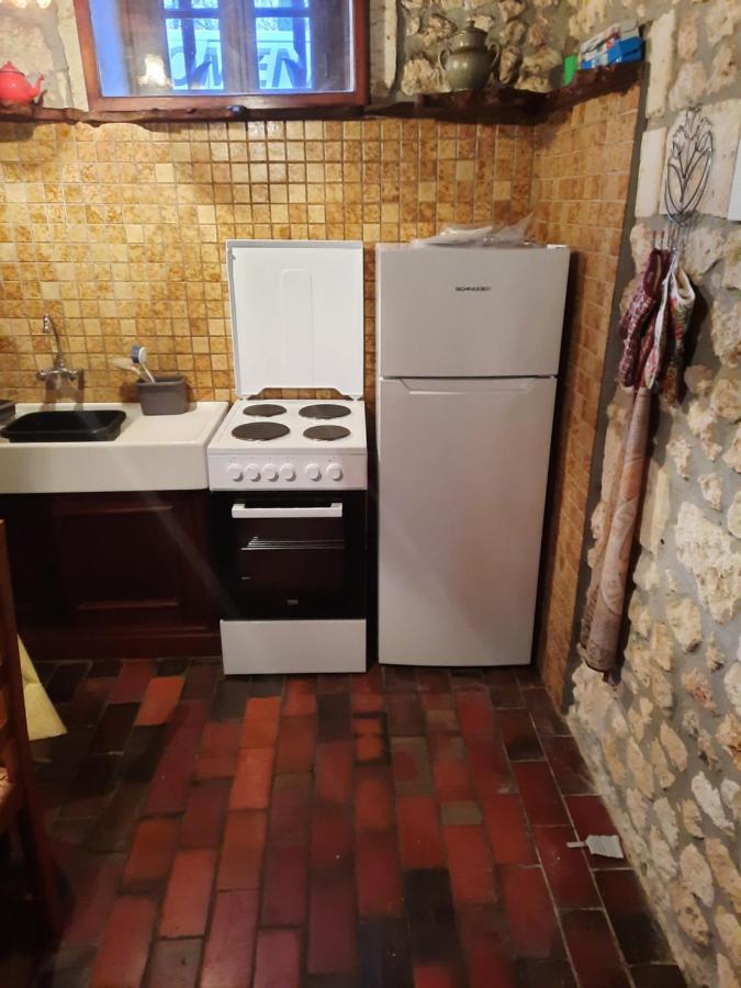 Traditional Charentais Cottage In Countryside 25 Minutes From Royan Balanzac Екстер'єр фото